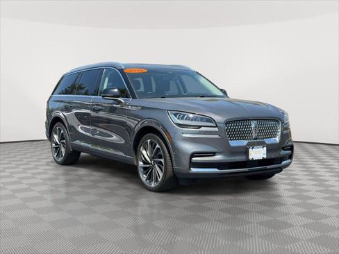 Used 2023 Lincoln Aviator Reserve w/ Equipment Group 201A AWD/4WD image 1