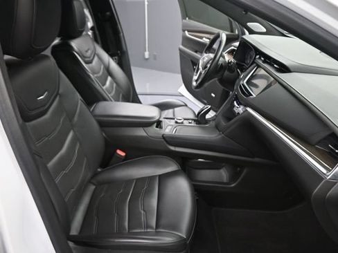Used 2020 Cadillac XT5 Premium Luxury w/ Platinum Package AWD/4WD image 14