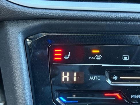 New 2026 Volkswagen Taos SE image 14