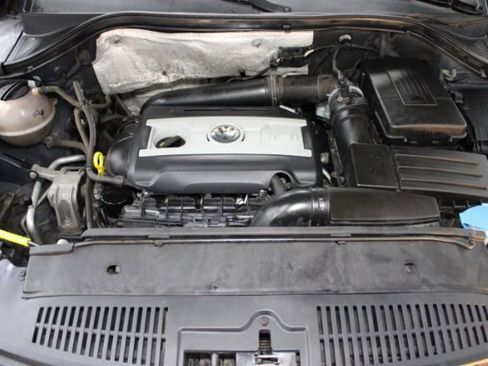 Used 2016 Volkswagen Tiguan S image 25