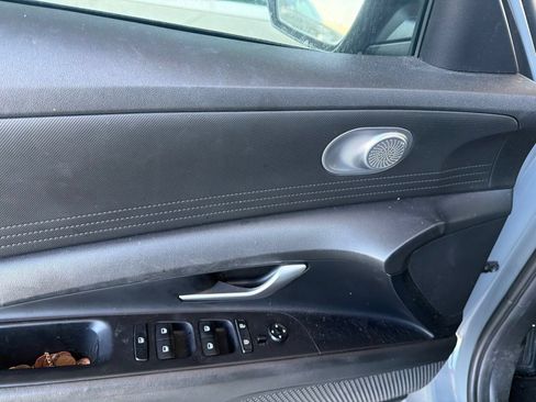 Used 2023 Hyundai Elantra SEL w/ Cargo Package FWD image 5