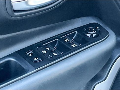 Used 2022 Jeep Renegade Latitude w/ Convenience Group image 18