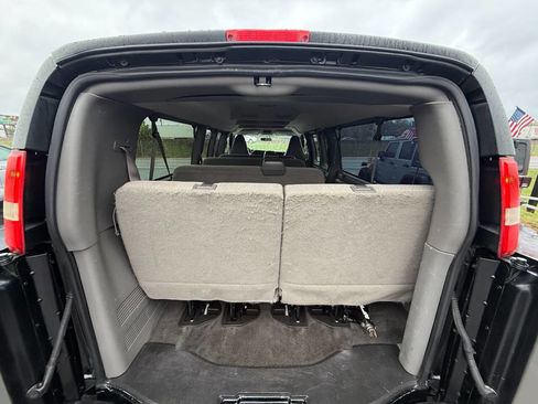 Used 2017 Chevrolet Express 3500 LT w/ LT Preferred Equipment Group image 15