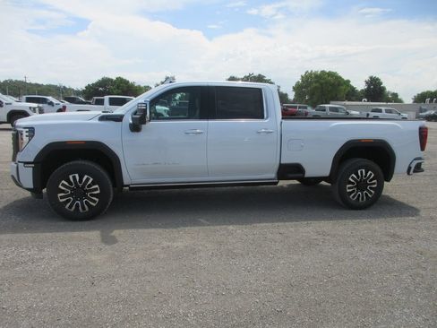 New 2026 GMC Sierra 3500 Denali Ultimate AWD/4WD image 9