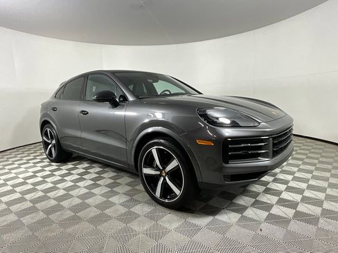 Used 2024 Porsche Cayenne Coupe image 6