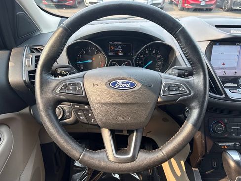 Used 2017 Ford Escape Titanium w/ Equipment Group 301A AWD/4WD image 17