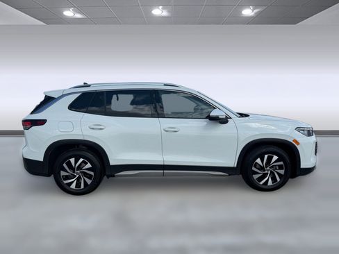 New 2025 Volkswagen Tiguan S FWD image 8