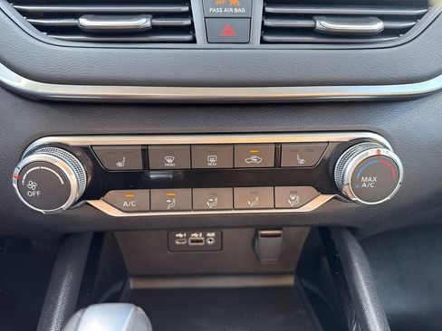 Used 2021 Nissan Altima 2.5 SV w/ SV Premium Package image 19