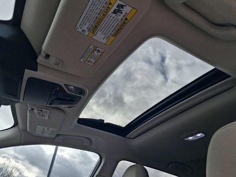 Certified 2025 Subaru Outback Limited image 29