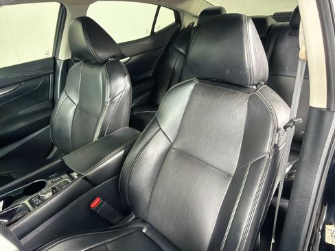 Used 2021 Nissan Maxima 3.5 SV w/ Floor Mat Group FWD image 11