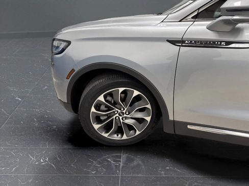 Used 2022 Lincoln Nautilus Reserve image 38