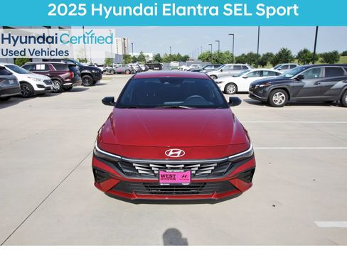 Certified 2025 Hyundai Elantra Sport FWD image 3