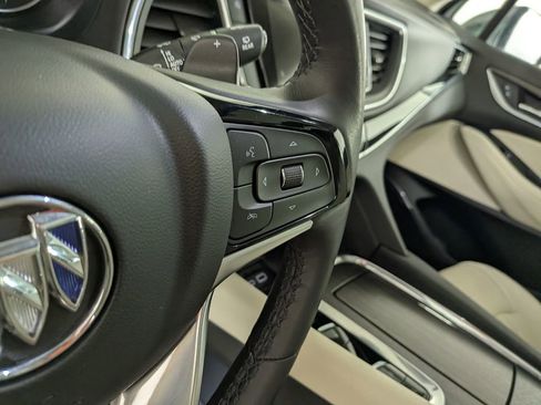 Used 2023 Buick Enclave Avenir image 24