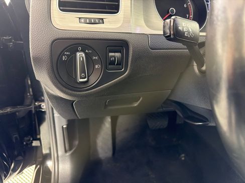 Used 2016 Volkswagen Golf SE w/ Lighting Package FWD image 14