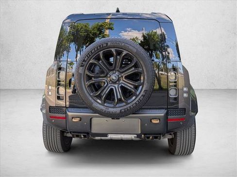 Used 2025 Land Rover Defender 110 image 6