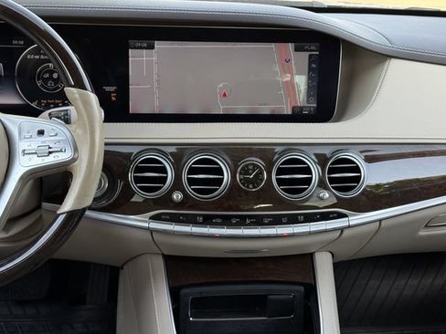 Used 2020 Mercedes-Benz S 560 4MATIC Sedan w/ Premium Package image 16