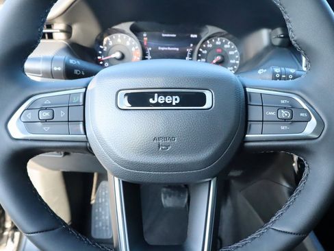 New 2026 Jeep Compass Latitude image 3