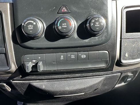 Used 2015 RAM 3500 SLT w/ Cold Weather Group image 37