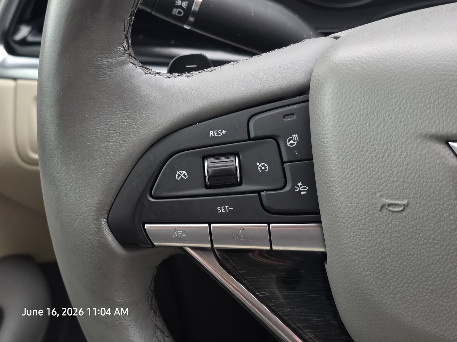 Used 2023 Cadillac XT6 Premium Luxury w/ Technology Package FWD image 30