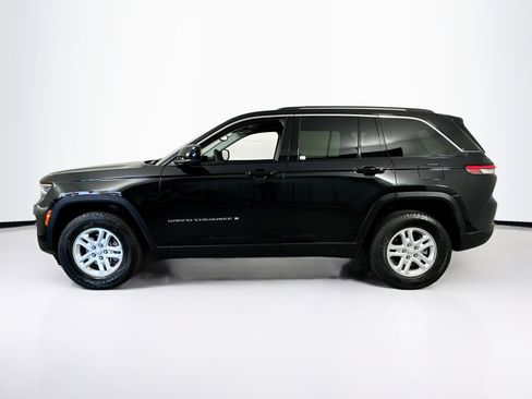 Used 2023 Jeep Grand Cherokee Laredo image 8