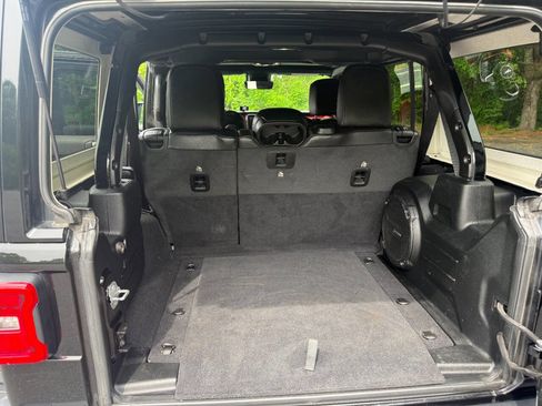 Used 2020 Jeep Wrangler Unlimited Rubicon AWD/4WD image 11