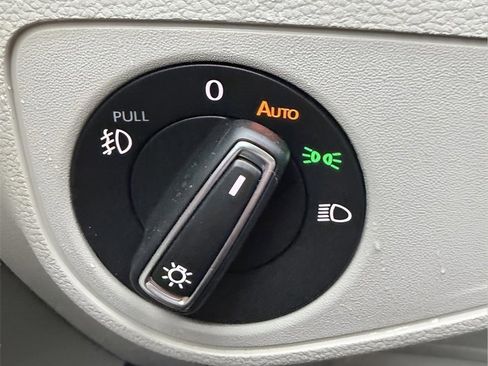 Used 2019 Volkswagen Atlas SEL Premium image 26