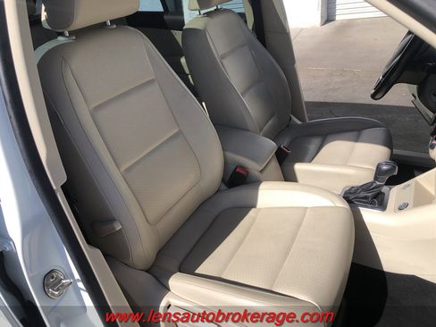 Used 2016 Volkswagen Tiguan SE image 21