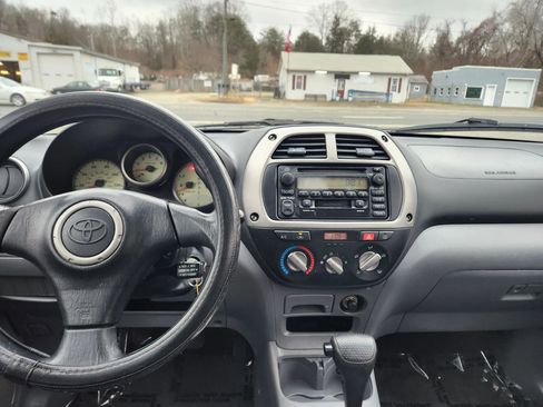 Used 2001 Toyota RAV4 4WD image 32