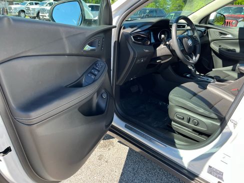 Used 2022 Buick Encore GX Essence w/ Experience Buick Package AWD/4WD image 10