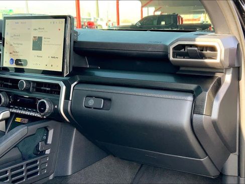 Used 2025 Toyota 4Runner Limited image 19