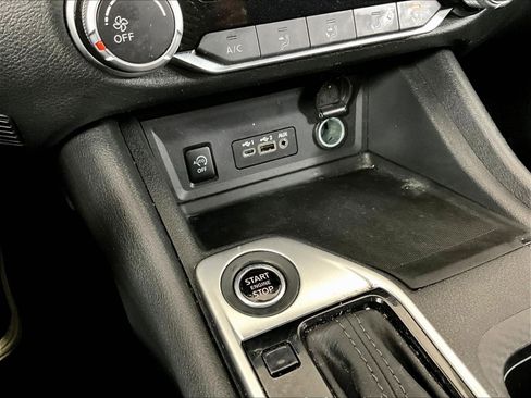 Used 2025 Nissan Sentra SV FWD image 14