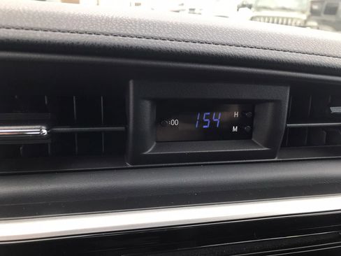 Used 2018 Toyota Corolla LE image 18