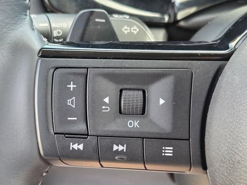 Used 2024 Nissan Pathfinder SL FWD image 26