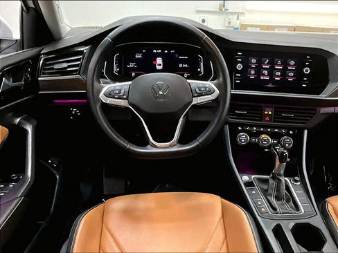 Used 2023 Volkswagen Jetta SEL image 7