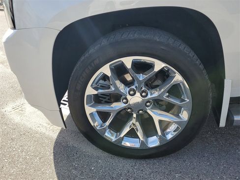 Used 2019 GMC Yukon SLT image 9