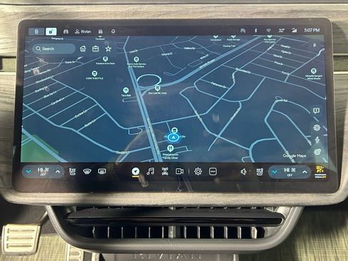 Used 2023 Rivian R1T Adventure image 20