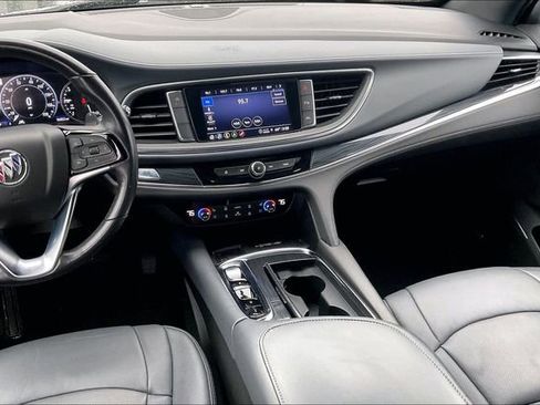 Used 2024 Buick Enclave Premium image 6