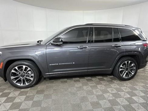 Used 2023 Jeep Grand Cherokee Overland AWD/4WD image 6