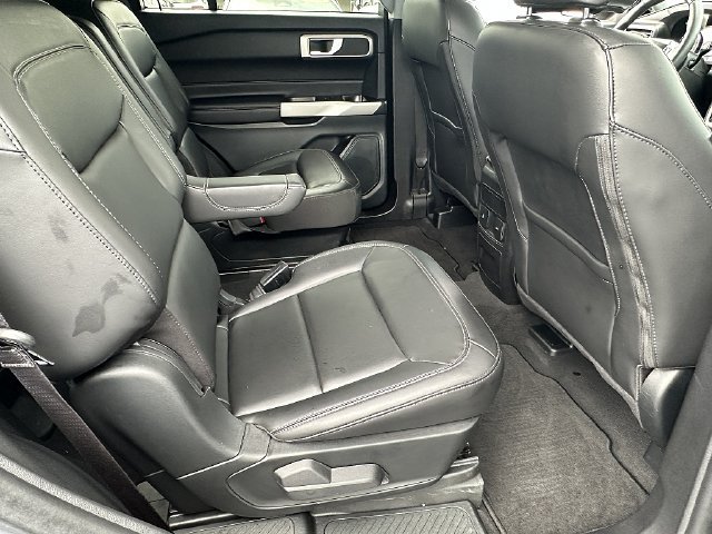 Used 2023 Ford Explorer XLT w/ Equipment Group 202A AWD/4WD image 13