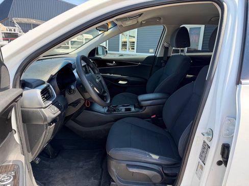 Used 2019 Kia Sorento AWD image 12