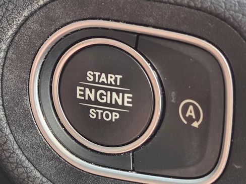 Used 2023 Mercedes-Benz GLS 450 4MATIC image 39