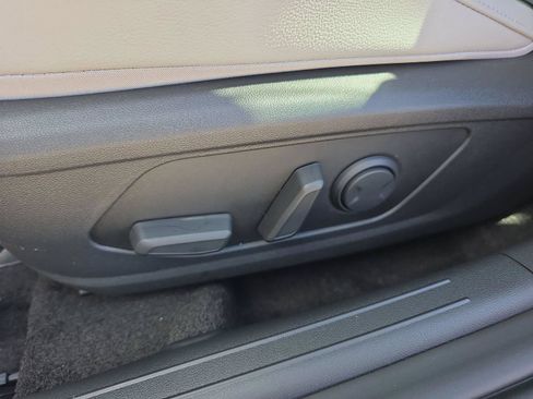 New 2026 Hyundai Elantra Limited FWD image 18