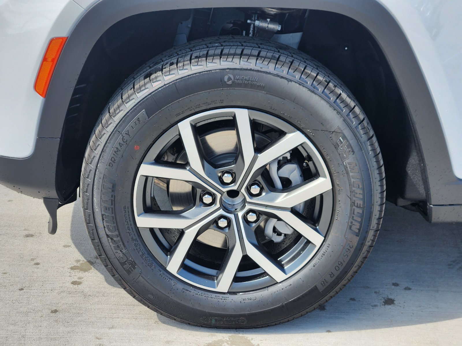 New 2027 Jeep Grand Cherokee Laredo X RWD image 10