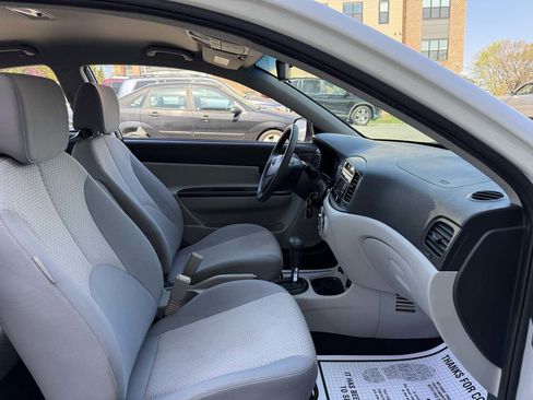 Used 2010 Hyundai Accent GS w/ Premium Pkg 3 image 10