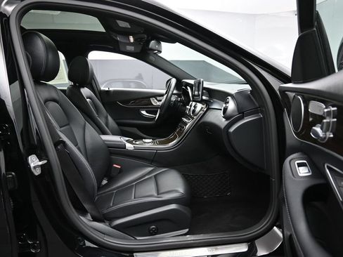 Used 2018 Mercedes-Benz C 300 4MATIC Sedan image 29