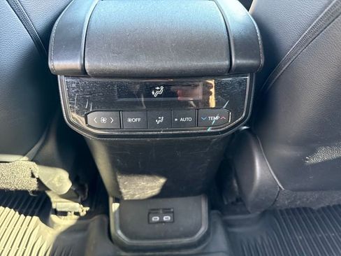 Used 2023 Toyota Highlander XLE image 22