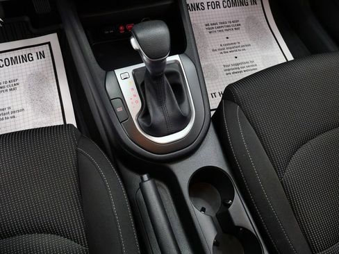 Used 2019 Kia Forte LXS FWD image 29