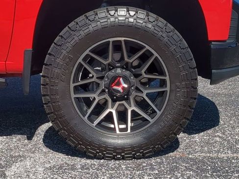 Used 2021 Chevrolet Silverado 1500 LT Trail Boss w/ Convenience Package II image 11