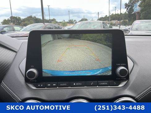 Used 2024 Nissan Sentra SV FWD image 17