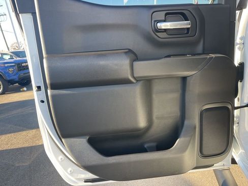 Used 2025 Chevrolet Silverado 1500 Custom Trail Boss w/ Turbomax Blackout Package image 12